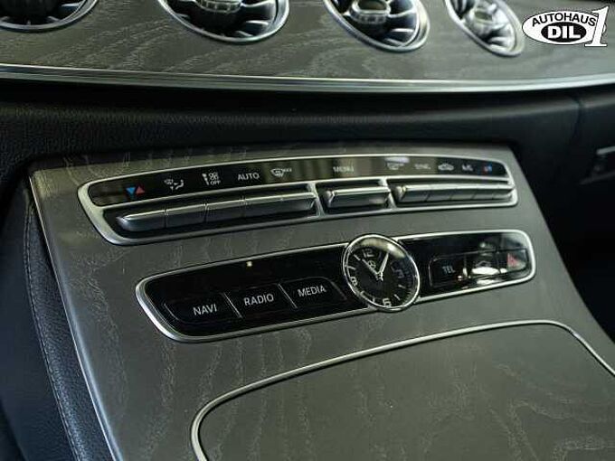 Mercedes-Benz CLS 350 d 4Matic *AMG*DISTR. +*SCHIEBEDACH*