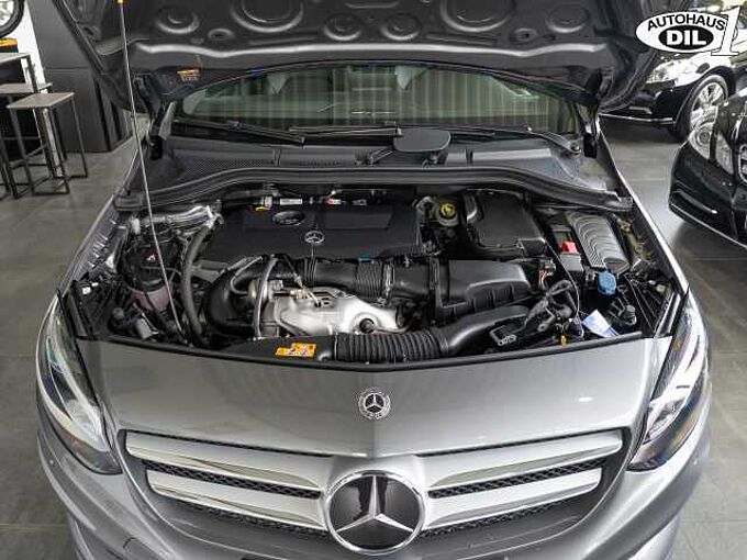 Mercedes-Benz B 220 AMG Line 4Matic *Distr+*PANO*LED*AHK*