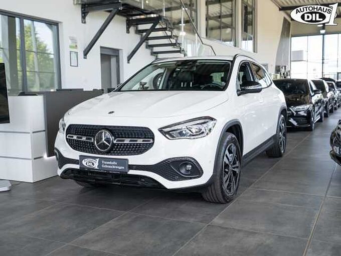 Mercedes-Benz GLA 200 d 8G-DCT *Distr+*AHK*LED*R-KAMERA*