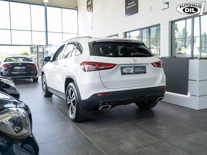Mercedes-Benz GLA 200 d 8G-DCT *Distr+*AHK*LED*R-KAMERA*