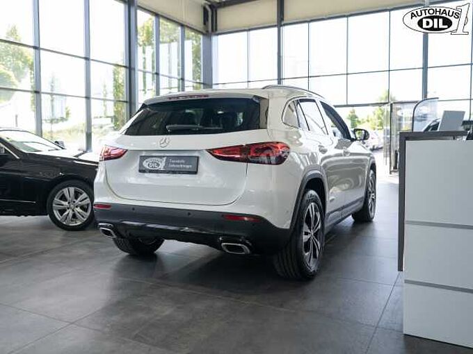 Mercedes-Benz GLA 200 d 8G-DCT *Distr+*AHK*LED*R-KAMERA*