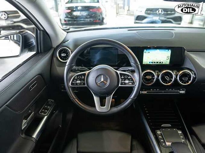 Mercedes-Benz GLA 200 d 8G-DCT *Distr+*AHK*LED*R-KAMERA*