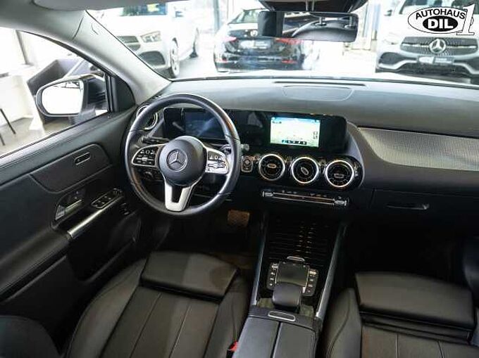 Mercedes-Benz GLA 200 d 8G-DCT *Distr+*AHK*LED*R-KAMERA*