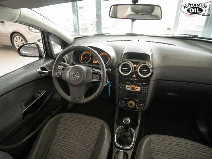 Opel Corsa 5-Türer 1.4 16V Selection