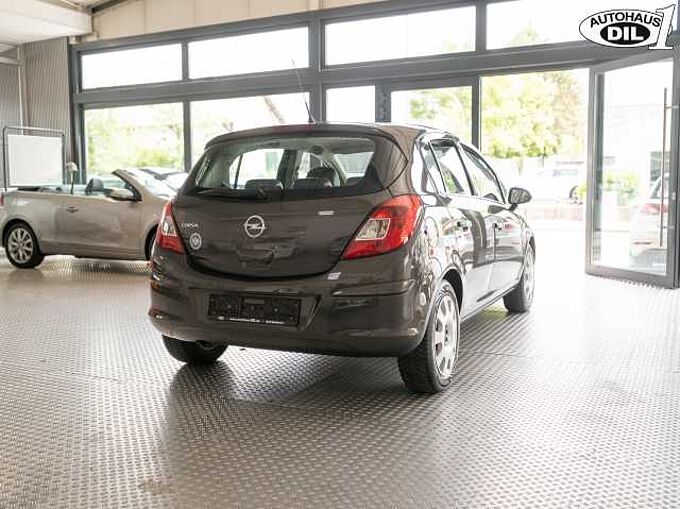 Opel Corsa 5-Türer 1.4 16V Selection
