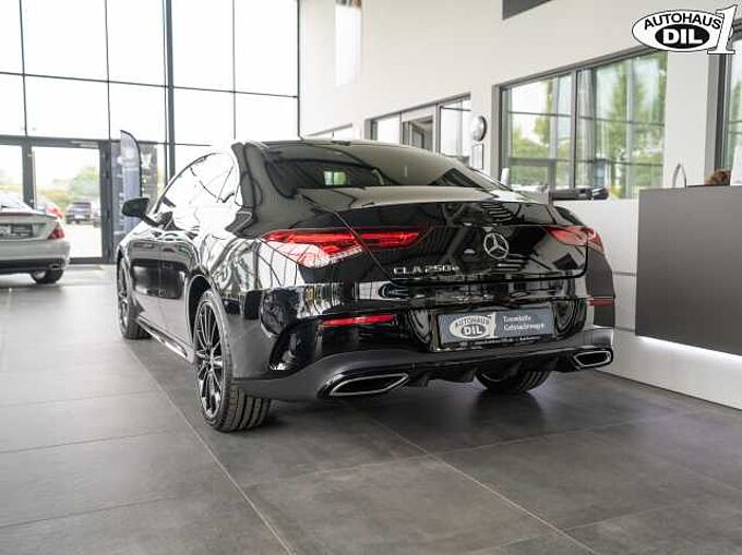 Mercedes-Benz CLA 250 e AMG Line *RFK*PANO*SPUR*1.HD*