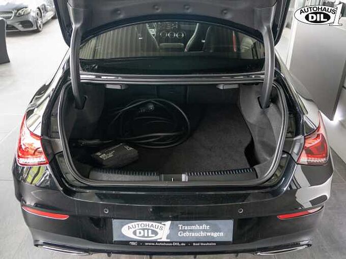 Mercedes-Benz CLA 250 e AMG Line *RFK*PANO*SPUR*1.HD*
