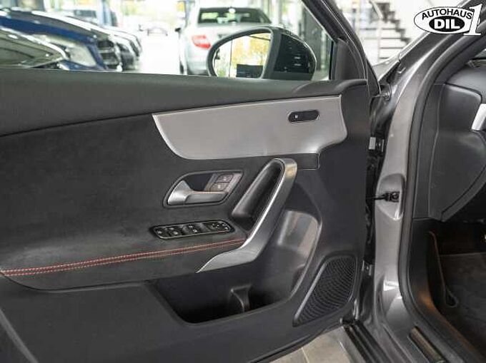 Mercedes-Benz A 180 7G-DCT AMG Line *Totwinkel*Park*Spur*Night*