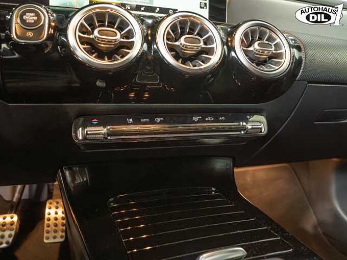 Mercedes-Benz A 180 7G-DCT AMG Line *Totwinkel*Park*Spur*Night*