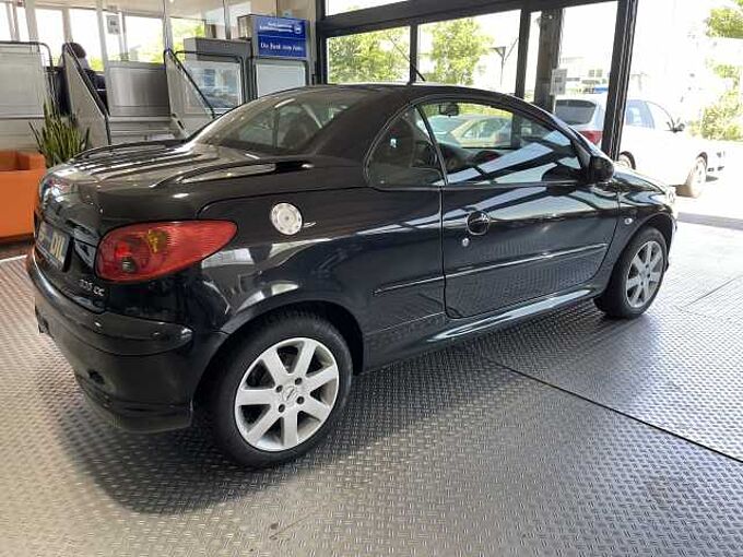 Peugeot 206 CC 1.6 16V Scheckheft *Klimaauto. *Dach OF*