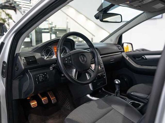 Mercedes-Benz B 180 *2.Hand*PDC*SHZ*