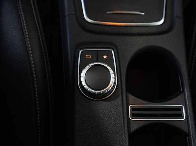 Mercedes-Benz GLA 220 d 4Matic AMG Line *1.Hand*MwSt*SHZ*