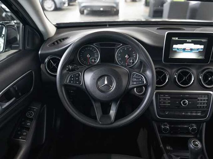 Mercedes-Benz A 160 *1.Hand*MwSt*Scheckheft*SHZ*