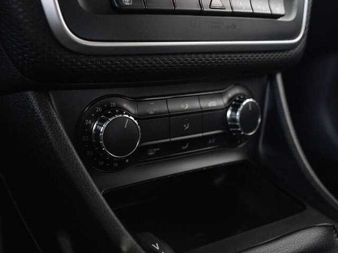 Mercedes-Benz A 160 *1.Hand*MwSt*Scheckheft*SHZ*