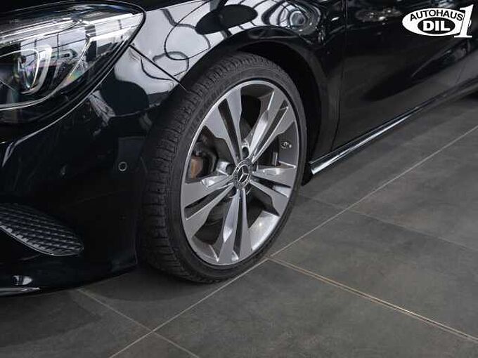 Mercedes-Benz CLA SB 200 7G *Navi*RFK*AHK*