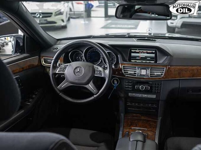 Mercedes-Benz E 220 CDI *Distr. Plus*Totwinkelass. *LED*