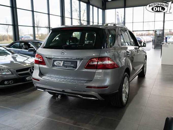 Mercedes-Benz ML 350 4MATIC *Schiebedach*AHK*Memory*