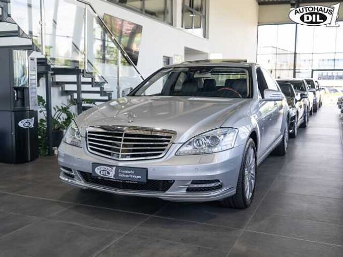 Mercedes-Benz S 500 4Matic BlueEFFICIENCY DISTRONIC PLUS + LED