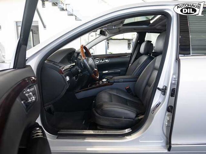 Mercedes-Benz S 500 4Matic BlueEFFICIENCY DISTRONIC PLUS + LED