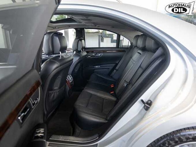 Mercedes-Benz S 500 4Matic BlueEFFICIENCY DISTRONIC PLUS + LED