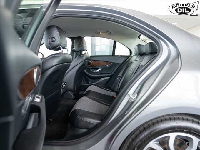 Mercedes-Benz C 220d *1.Hand*SHZ*AHK*PDC*
