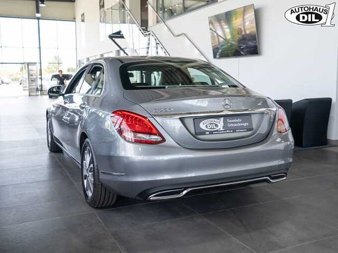 Mercedes-Benz C 220d *1.Hand*SHZ*AHK*PDC*