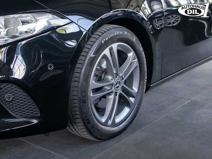 Mercedes-Benz A 180 d 7G-DCT *1.Hand*MwSt*RFK*Pano*