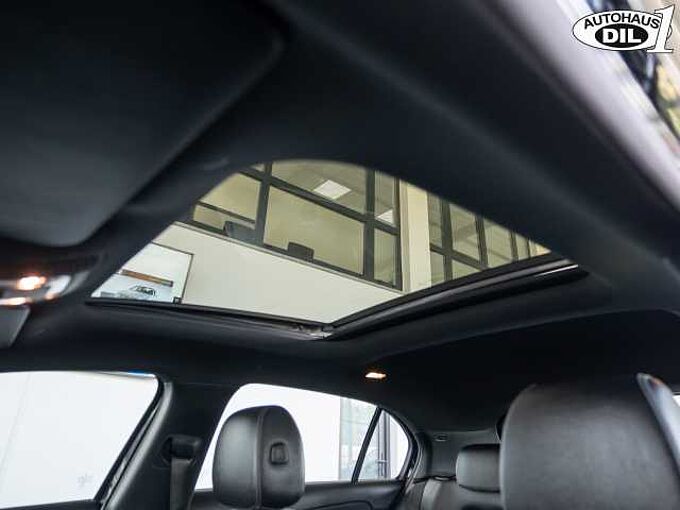 Mercedes-Benz A 180 d 7G-DCT *1.Hand*MwSt*RFK*Pano*