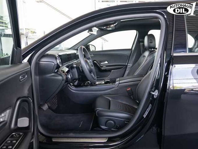 Mercedes-Benz A 180 d 7G-DCT *1.Hand*MwSt*RFK*Pano*
