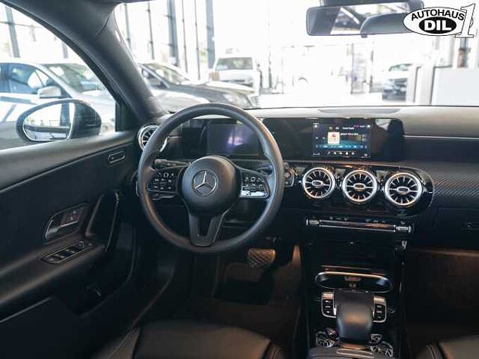 Mercedes-Benz A 180 d 7G-DCT *1.Hand*MwSt*RFK*Pano*
