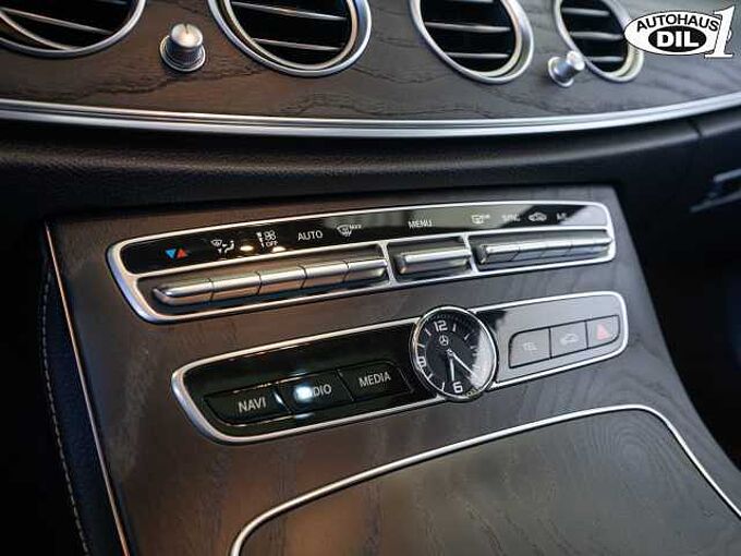 Mercedes-Benz E 220 d T * 360° * * DISTRONIC PLUS *