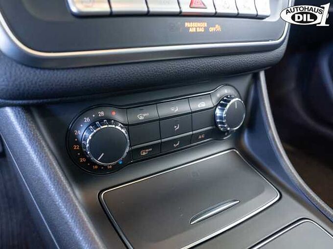 Mercedes-Benz GLA 180 * 1.Hand * Panorama-Schiebedach *