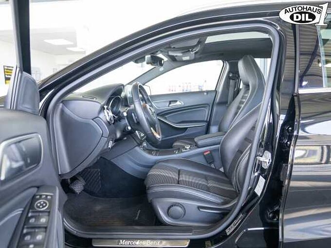 Mercedes-Benz GLA 180 * 1.Hand * Panorama-Schiebedach *