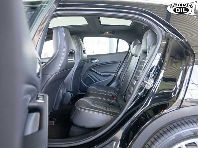 Mercedes-Benz GLA 180 * 1.Hand * Panorama-Schiebedach *