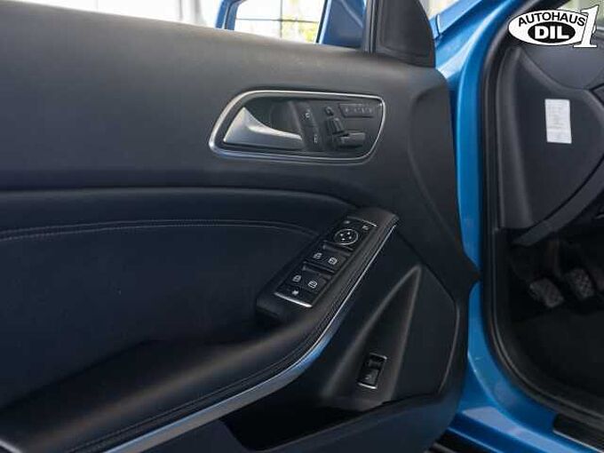 Mercedes-Benz GLA 180 * RFK * Panorama-Schiebedach *