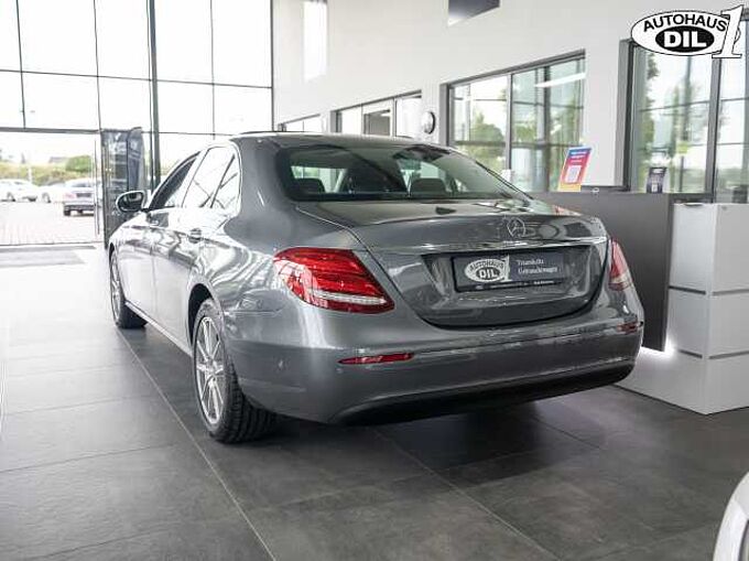 Mercedes-Benz E 300 d 9G *1.Hand*MwSt*RFK*Distronic*Stand-Hz. *