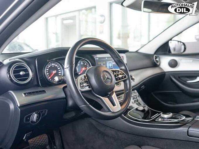 Mercedes-Benz E 300 d 9G *1.Hand*MwSt*RFK*Distronic*Stand-Hz. *