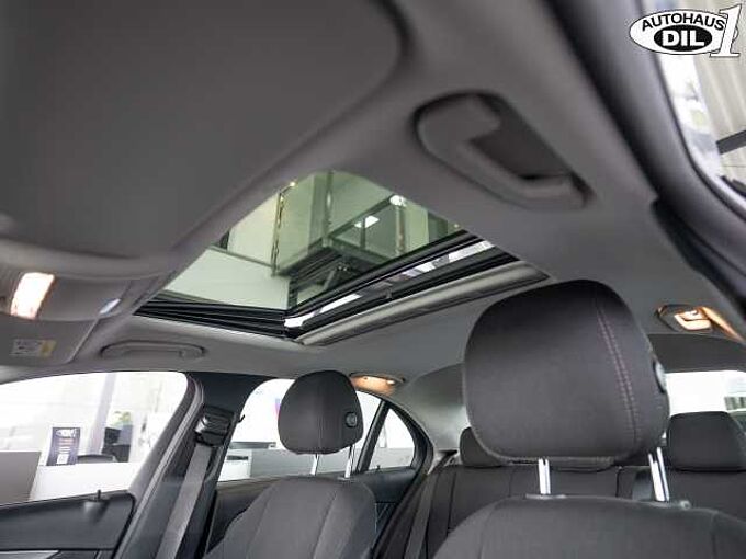 Mercedes-Benz E 300 d 9G *1.Hand*MwSt*RFK*Distronic*Stand-Hz. *