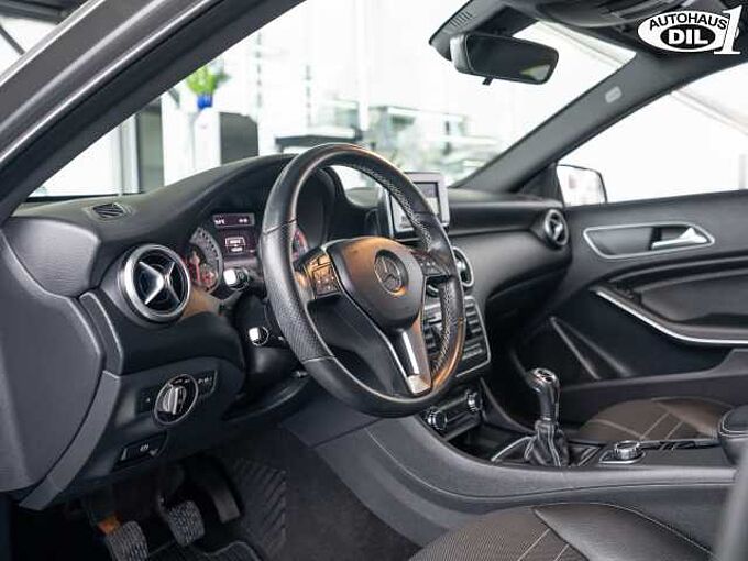 Mercedes-Benz A 180 *Navi*PDC*Klima*Park-Assist*