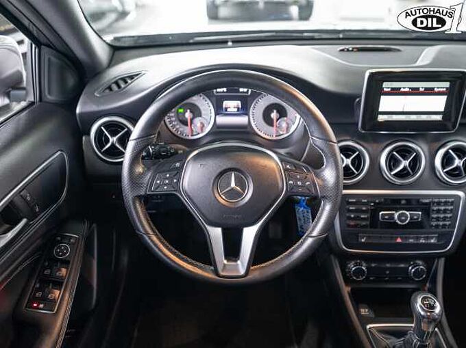 Mercedes-Benz A 180 *Navi*PDC*Klima*Park-Assist*