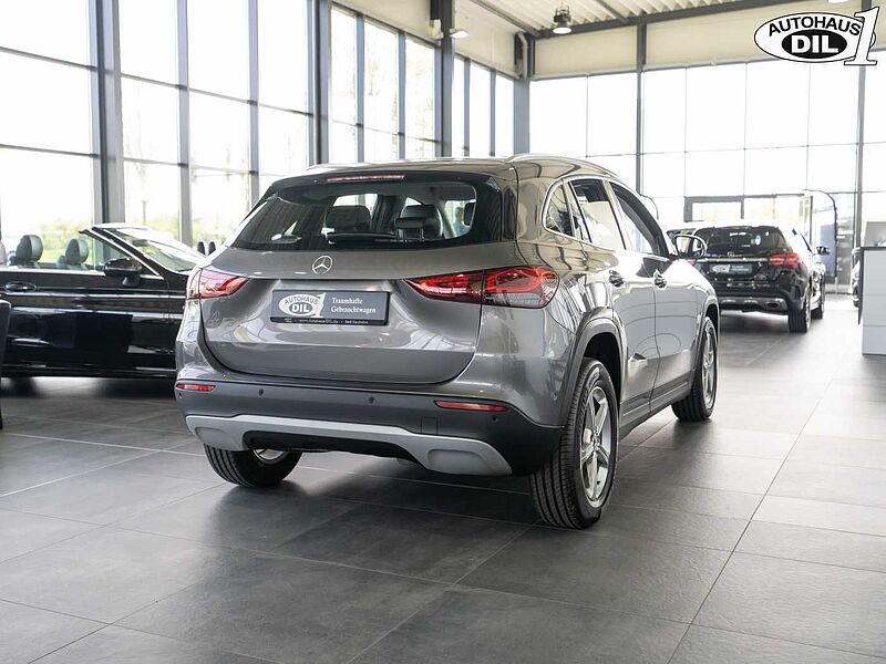 Mercedes-Benz GLA 200d 8G-DCT *RFK*Distr+*LED*1.HAND*