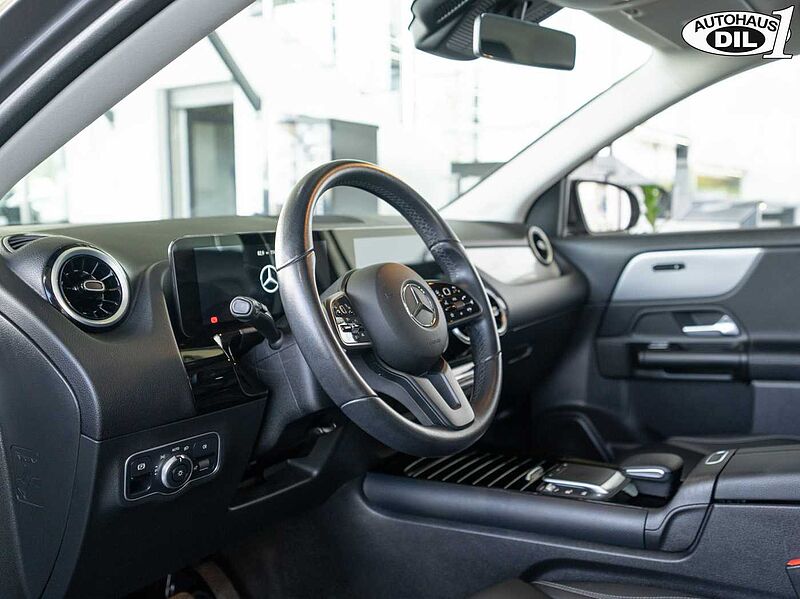 Mercedes-Benz GLA 200d 8G-DCT *RFK*Distr+*LED*1.HAND*