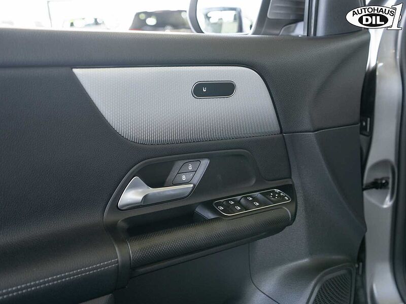 Mercedes-Benz GLA 200d 8G-DCT *RFK*Distr+*LED*1.HAND*