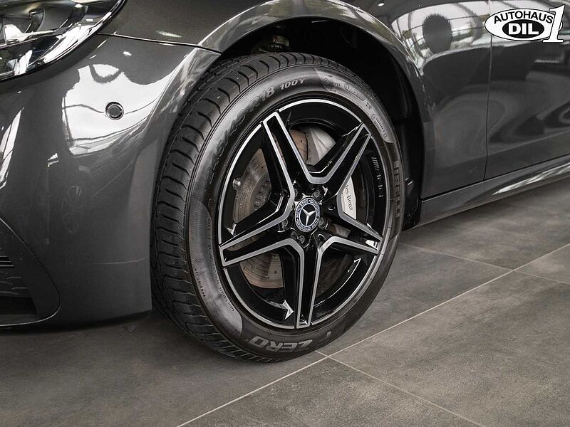 Mercedes-Benz E 300 de T 4Matic *AMG*PANO*AHK*DISTR. +*KEYLESS*