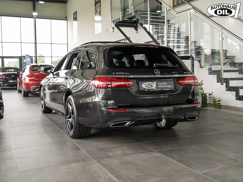 Mercedes-Benz E 300 de T 4Matic *AMG*PANO*AHK*DISTR. +*KEYLESS*