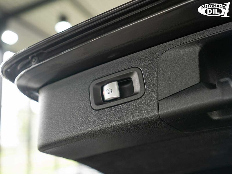 Mercedes-Benz E 300 de T 4Matic *AMG*PANO*AHK*DISTR. +*KEYLESS*