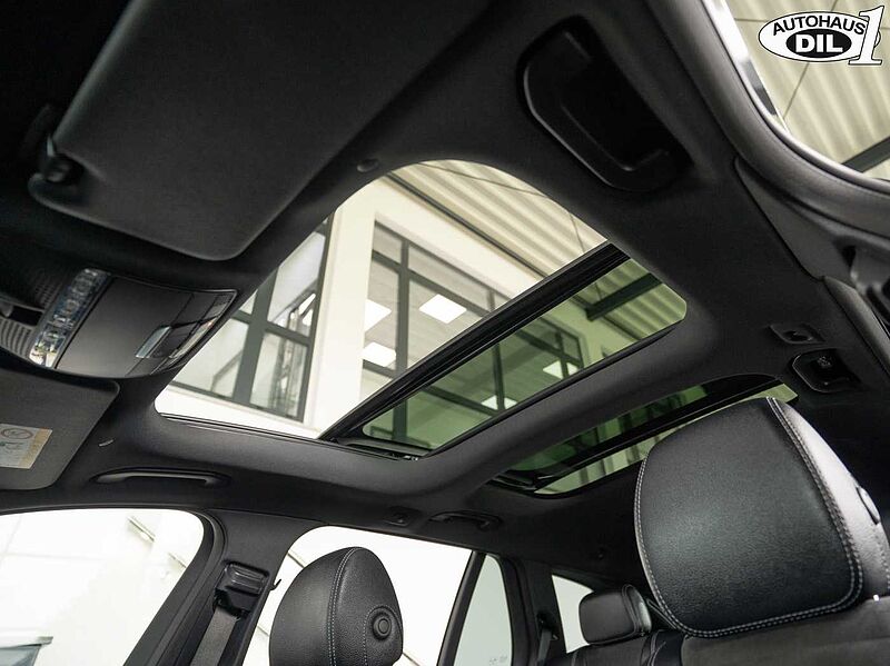 Mercedes-Benz E 300 de T 4Matic *AMG*PANO*AHK*DISTR. +*KEYLESS*