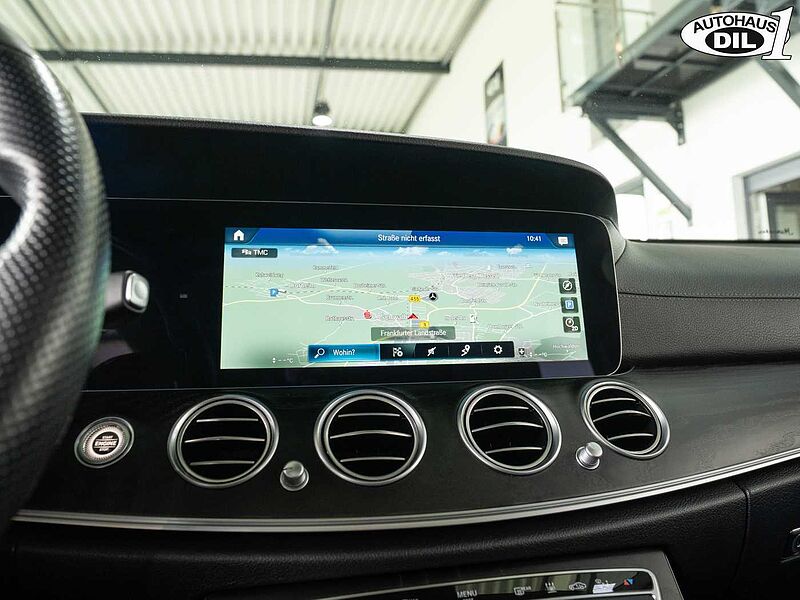 Mercedes-Benz E 300 de T 4Matic *AMG*PANO*AHK*DISTR. +*KEYLESS*