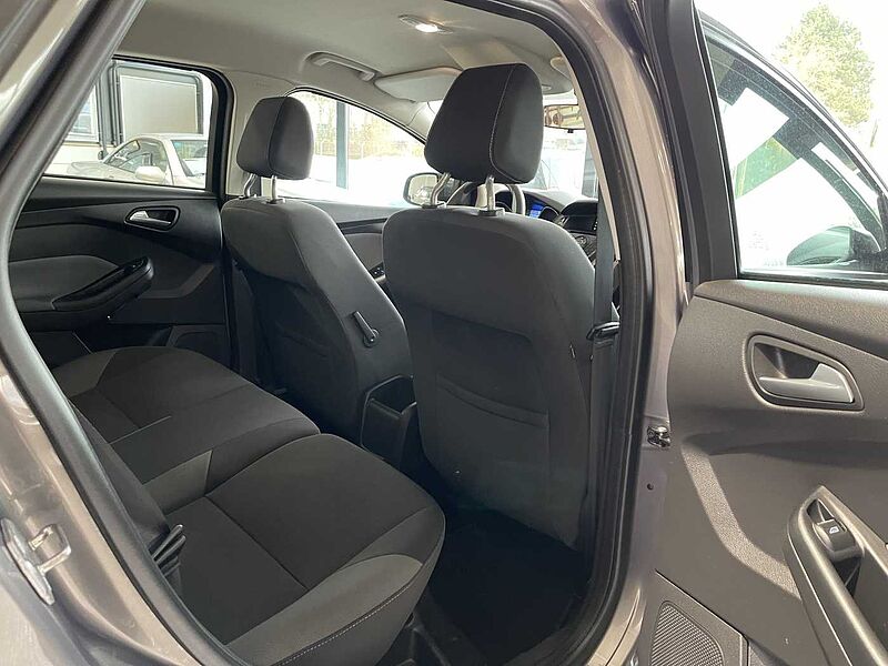 Ford Focus Turnier 1.6 *Motor Schaden* *Scheckheft*