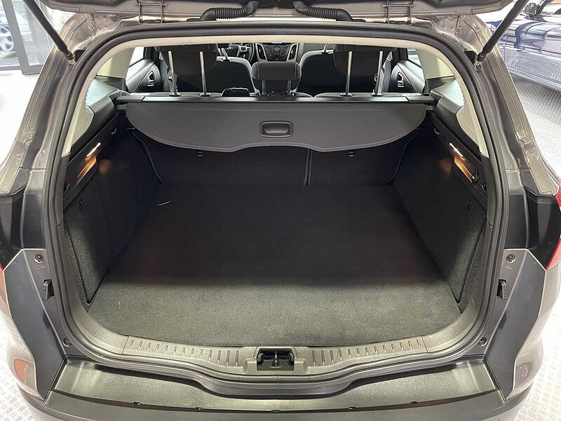Ford Focus Turnier 1.6 *Motor Schaden* *Scheckheft*